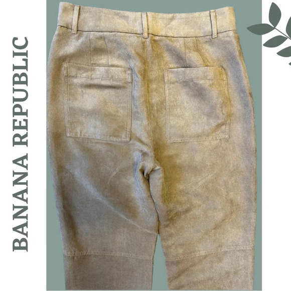 Banana Republic Women's Vegan
Suede Briwn Straight Leg Pant Brown
Size 6 - Picture 4 of 7